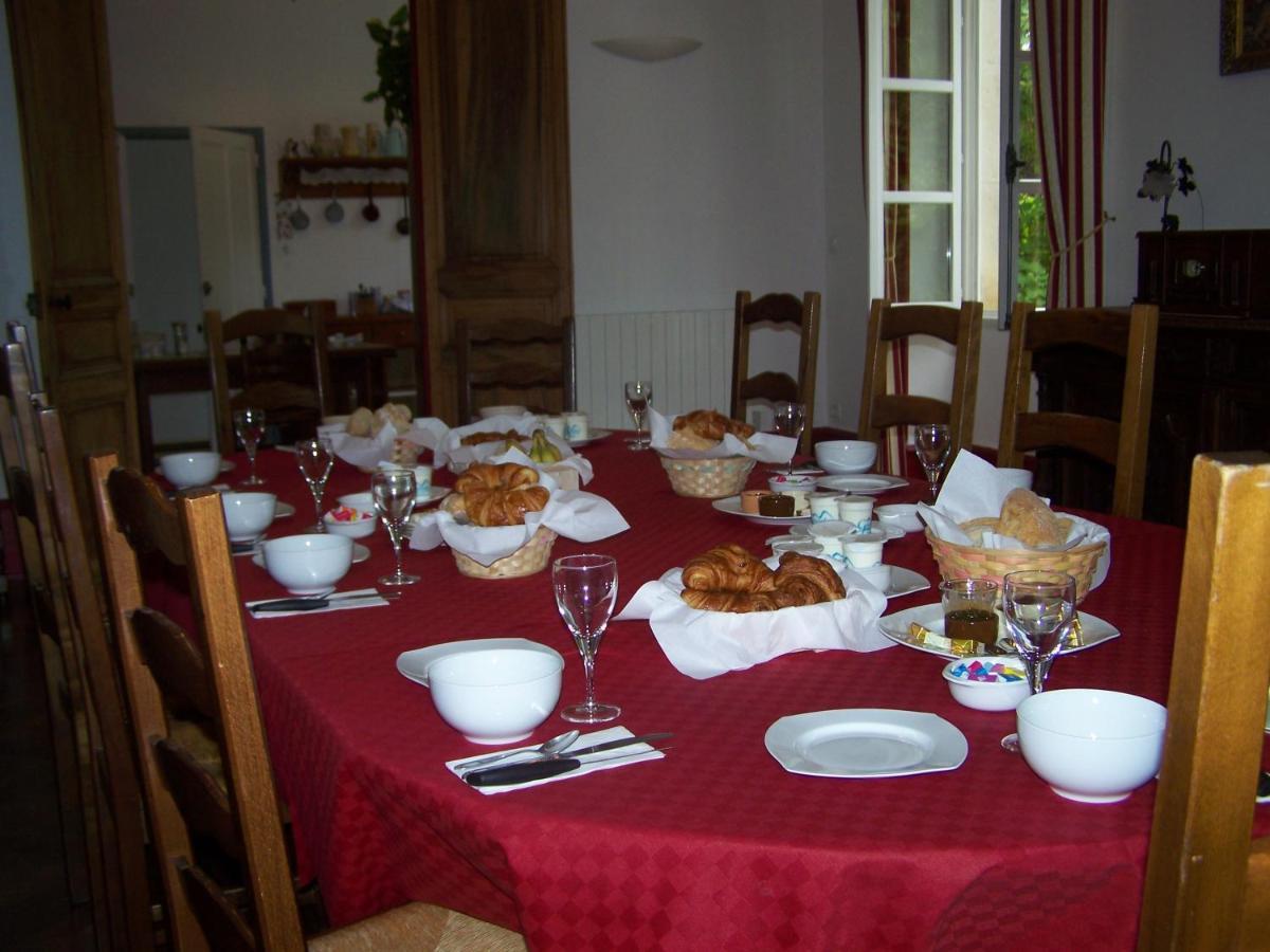 Bed and Breakfast Les Cigales Charols Exterior foto