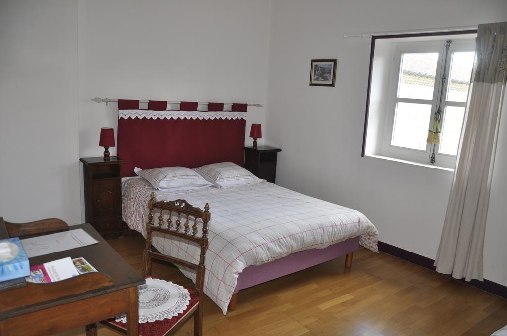 Bed and Breakfast Les Cigales Charols Exterior foto