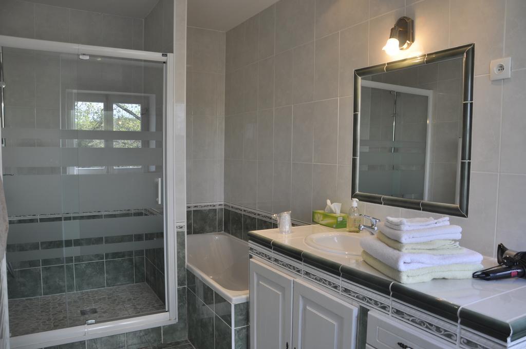 Bed and Breakfast Les Cigales Charols Exterior foto