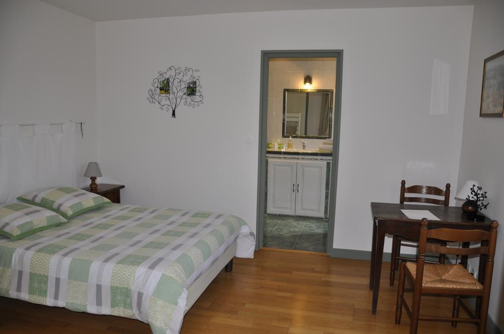 Bed and Breakfast Les Cigales Charols Exterior foto